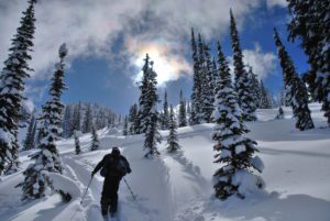 Ascension en ski dans les Kootenays